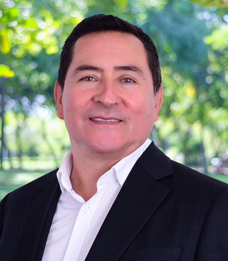 Director Rodrigo Reatiga